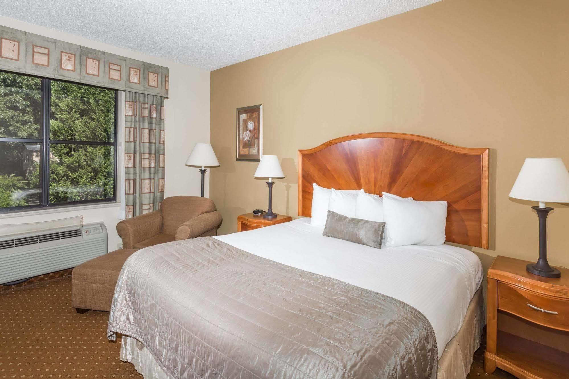Baymont By Wyndham Asheville/Biltmore Eksteriør billede