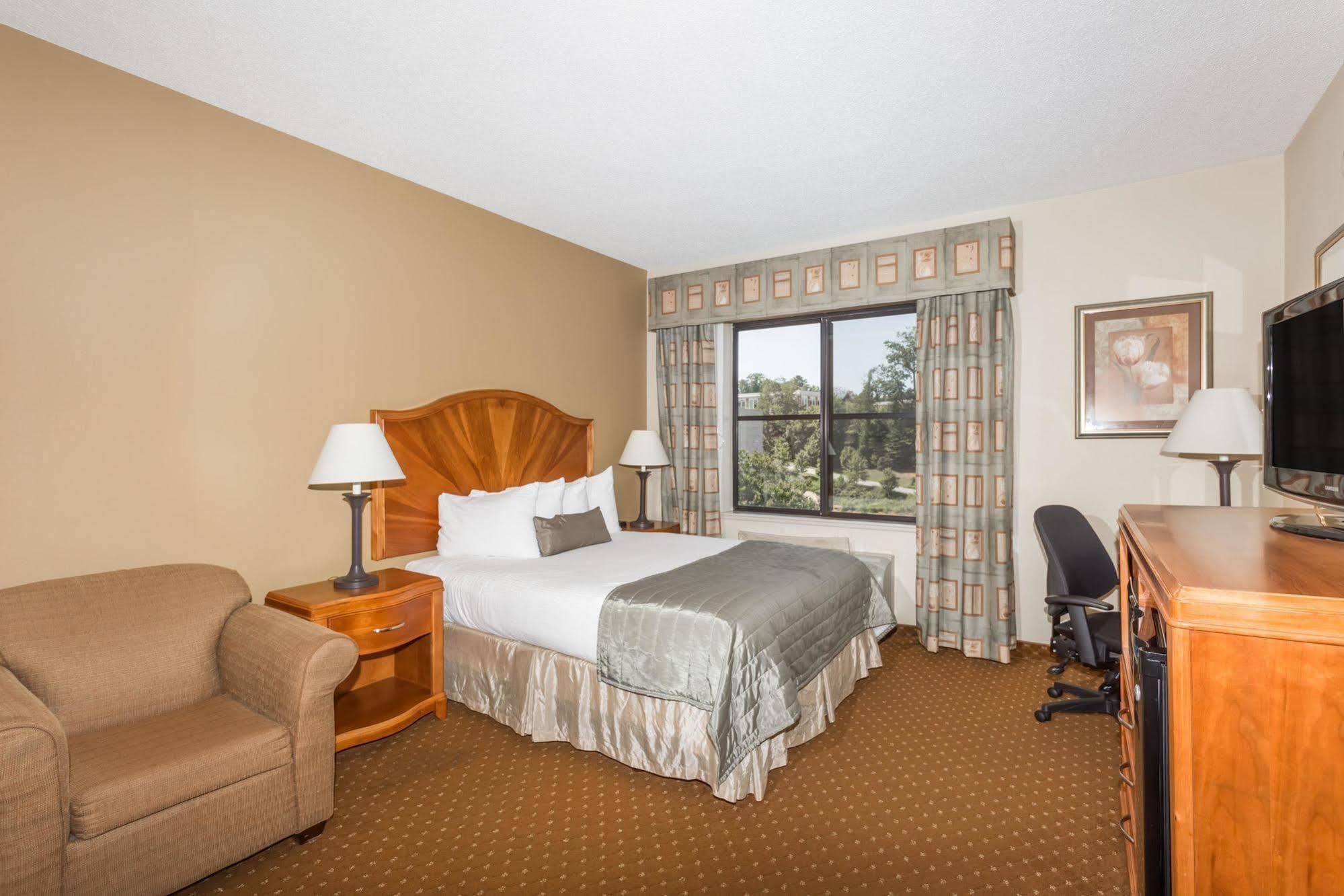 Baymont By Wyndham Asheville/Biltmore Eksteriør billede